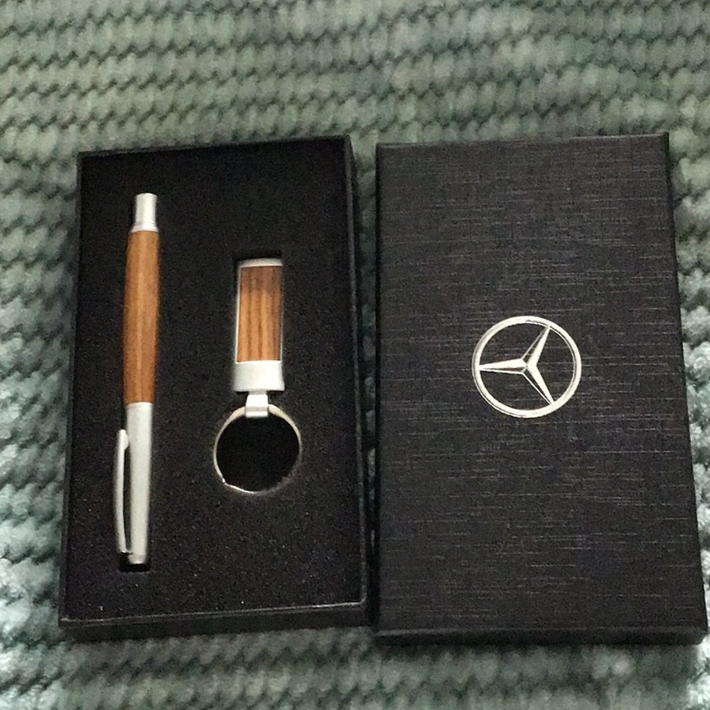 Brown and Silver Pen and Keychain Set NEW (MP)